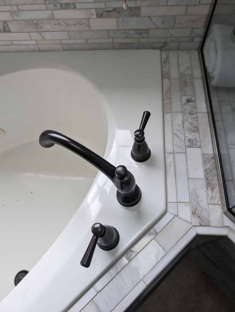 Leaky Faucet Repair And Replacement  image